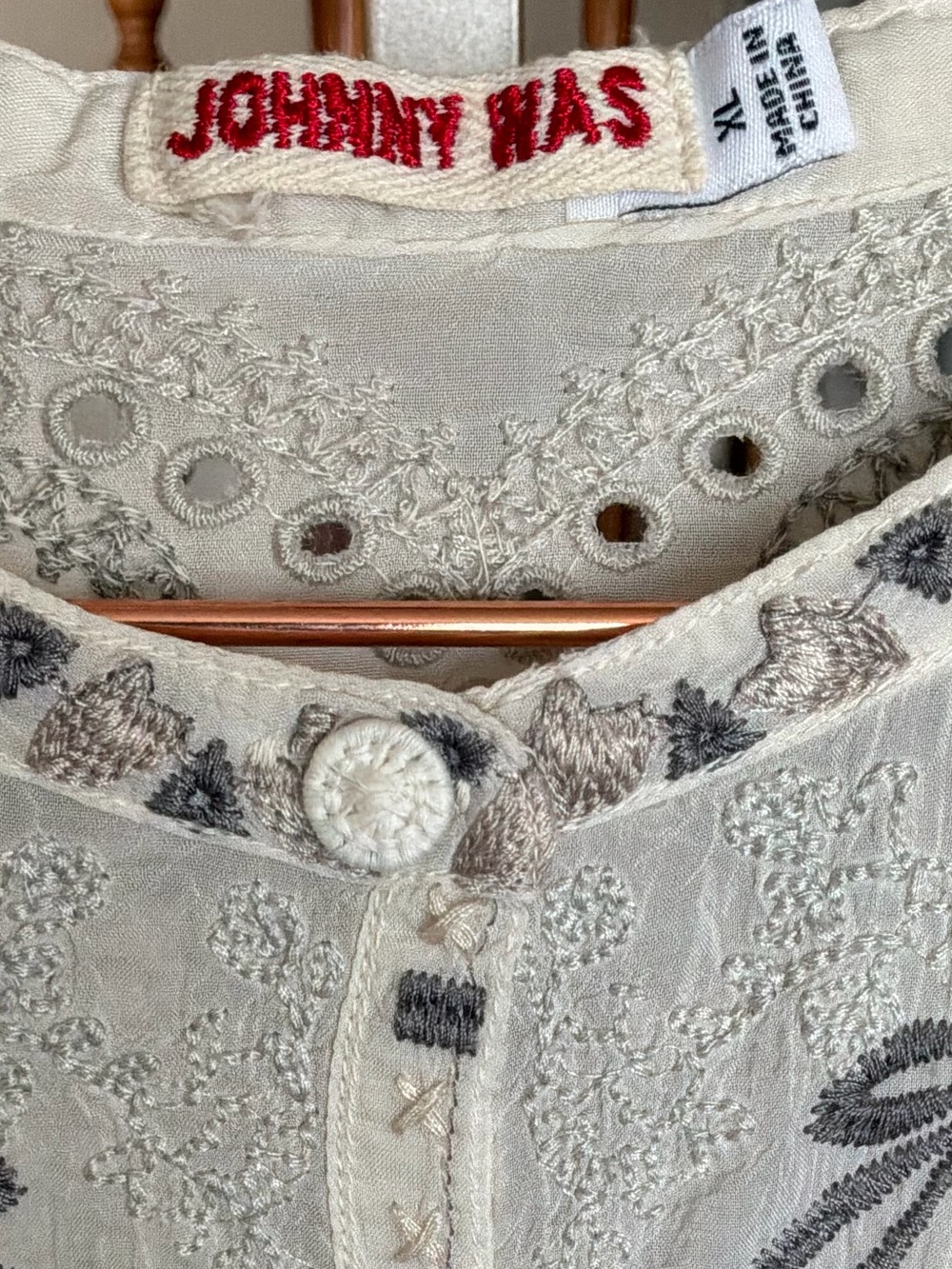 Johnny Was XL Ivory Embroidered Floral Boho Tunic Blouse Cupra Rayon - Picture 5 of 5